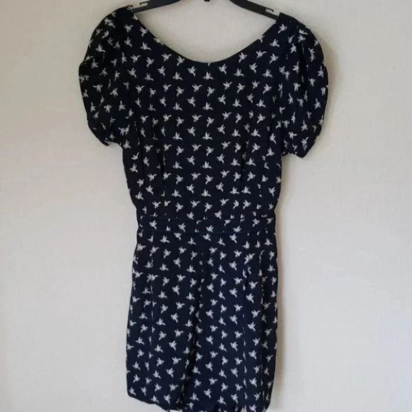 Aijek Bird Print Open Back Romper - Picture 9 of 11